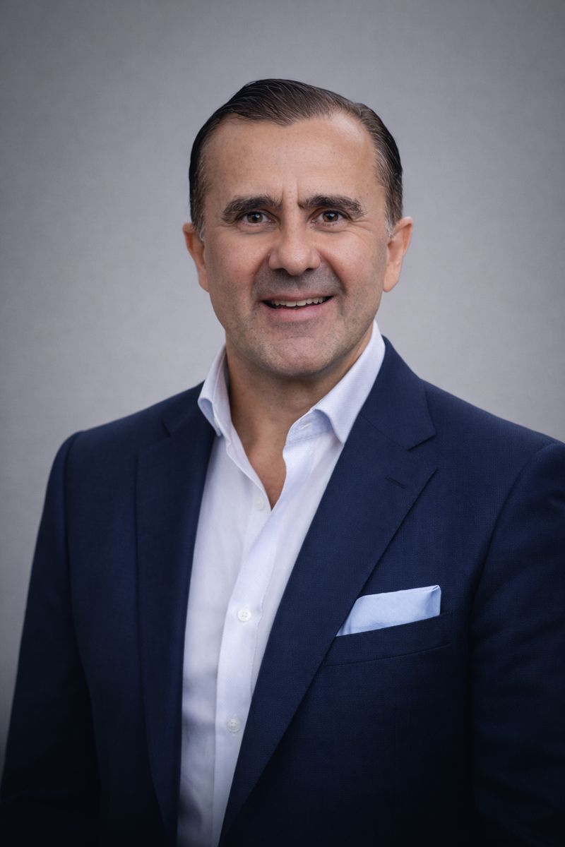 Portrait of Ersin Sirer, Co-Founder & Managing Director, Skylango